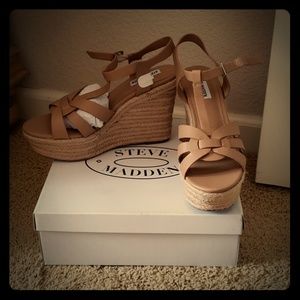 STEVE MADDEN wedge platform sandals